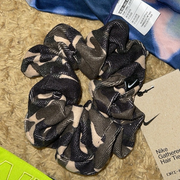 New set/3 Nike hair accessories - Picture 3 of 7